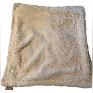 𝐓𝐖𝐎 𝐍𝐖𝐓 𝑼𝑮𝑮 + 𝑲𝒐𝒐𝒍𝒂𝒃𝒖𝒓𝒓𝒂 20x20 Shades of Pink Fuzzy Throw Pillow Covers